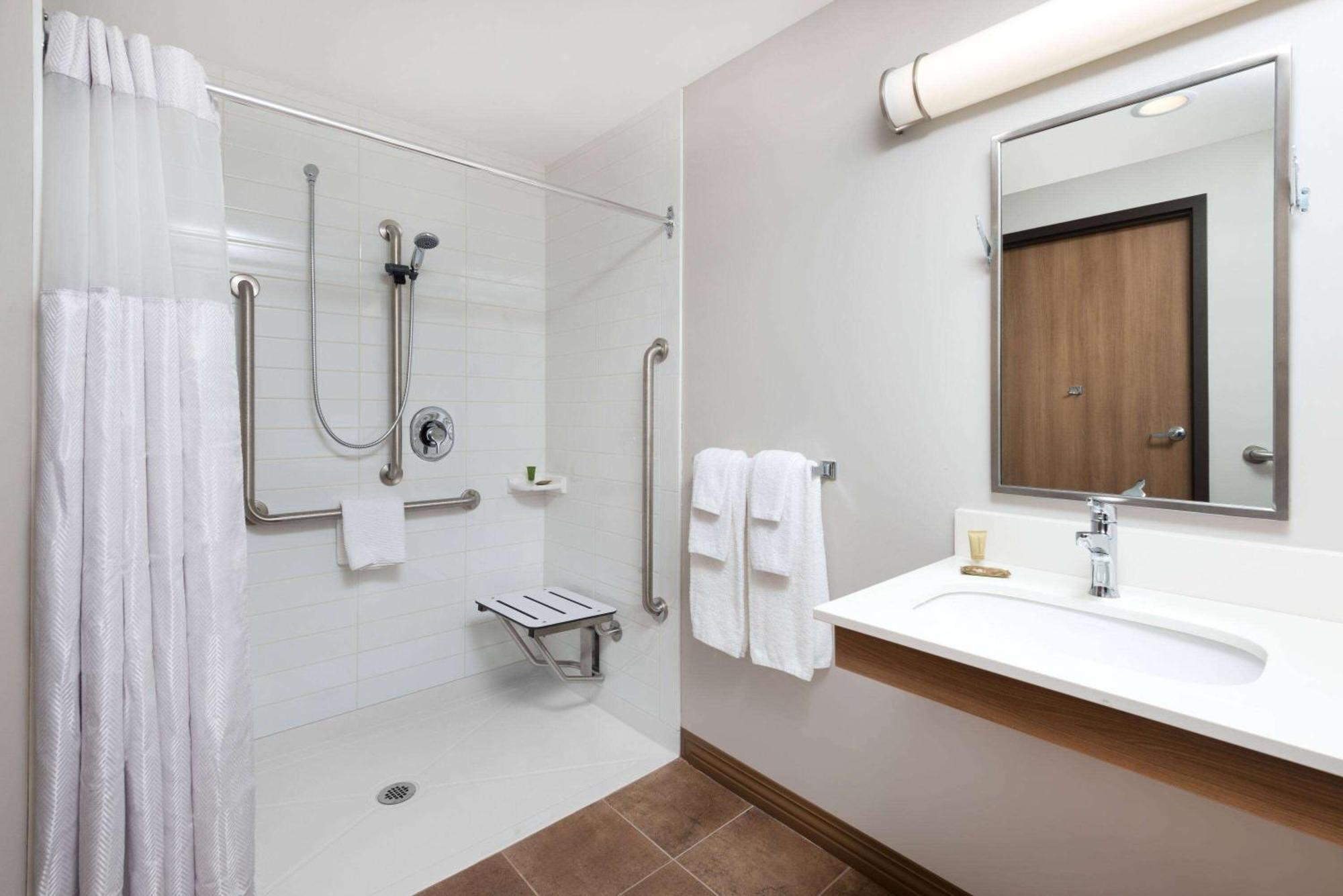 Microtel Inn & Suites By Wyndham Sudbury Exteriér fotografie