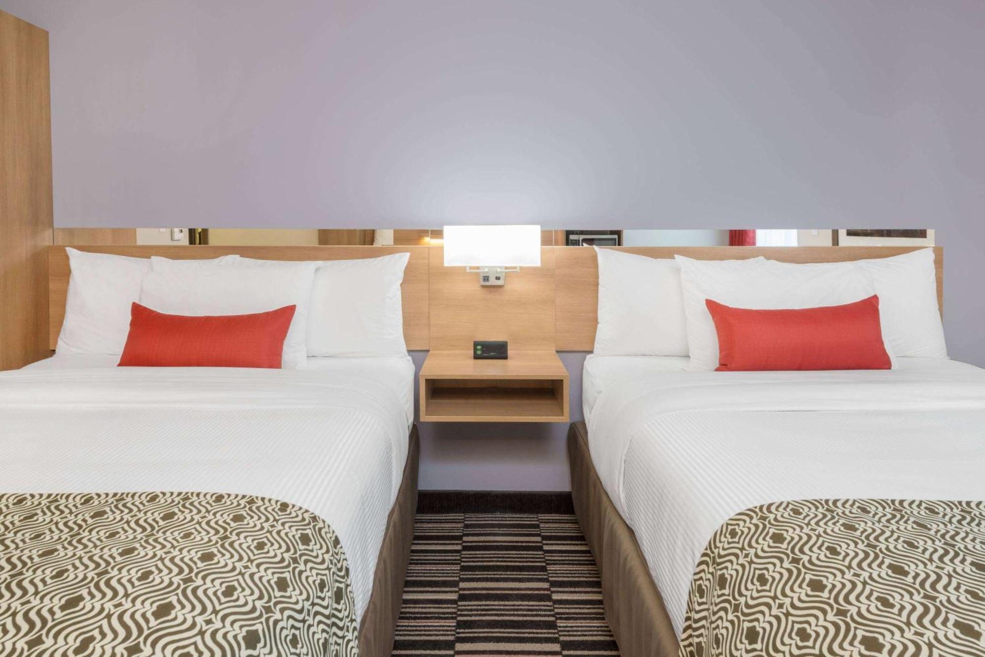 Microtel Inn & Suites By Wyndham Sudbury Exteriér fotografie