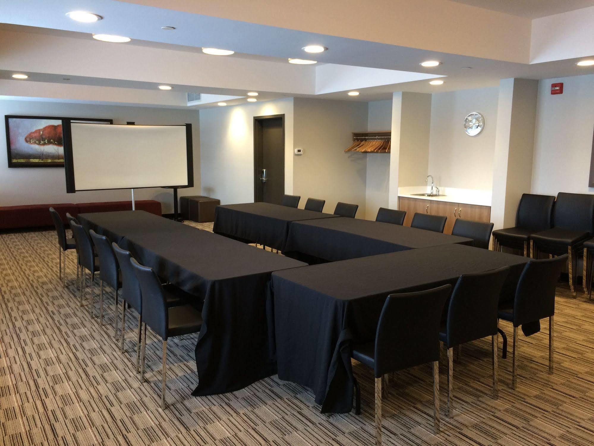 Microtel Inn & Suites By Wyndham Sudbury Exteriér fotografie