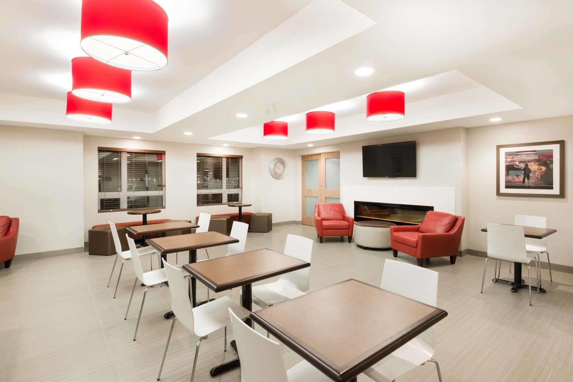 Microtel Inn & Suites By Wyndham Sudbury Exteriér fotografie
