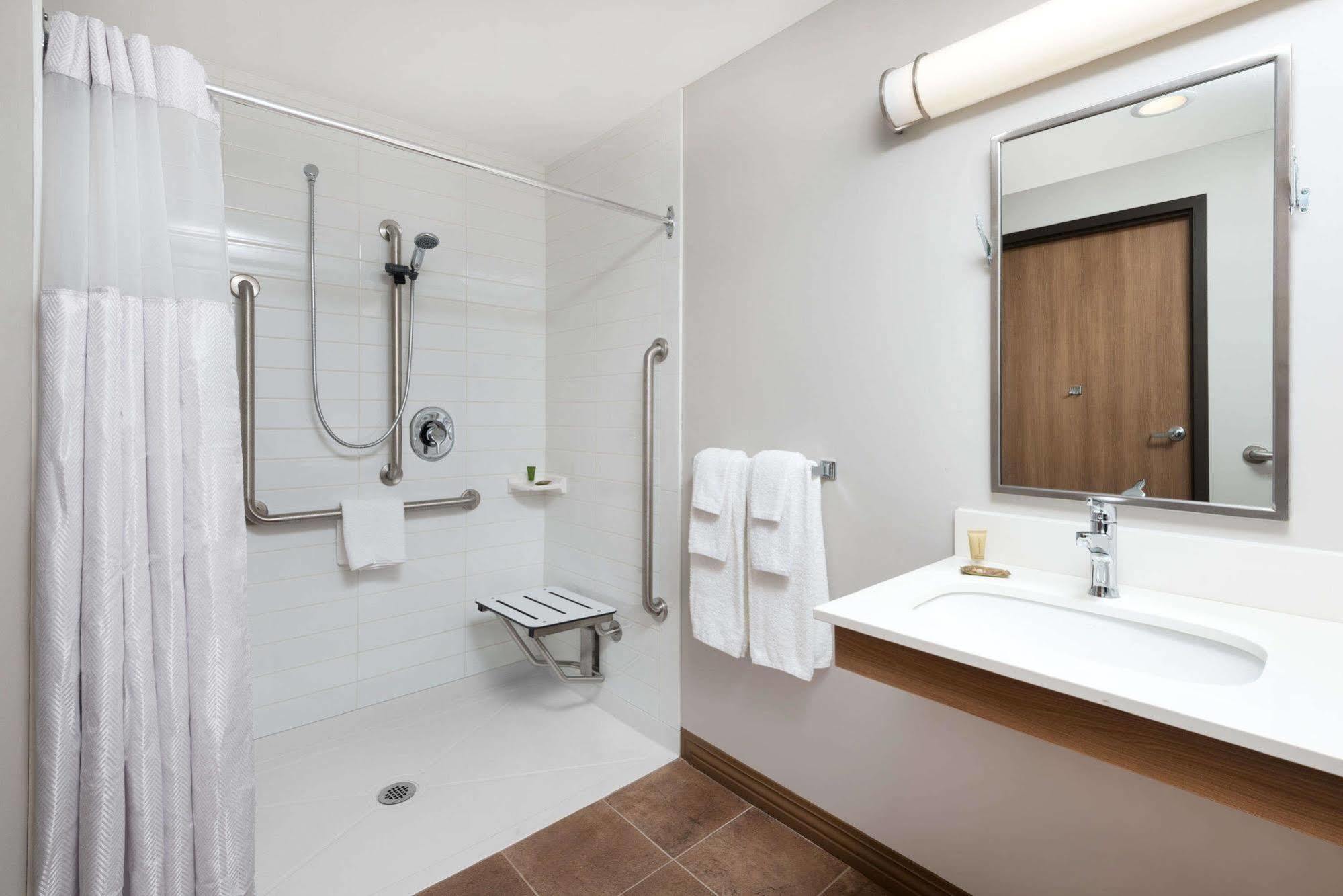 Microtel Inn & Suites By Wyndham Sudbury Exteriér fotografie